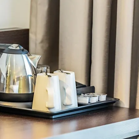 Premier Opernhaus Hotel 3*