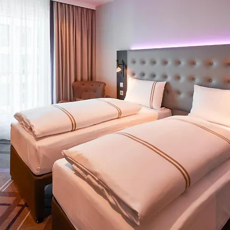 Premier Opernhaus Hotel 3*